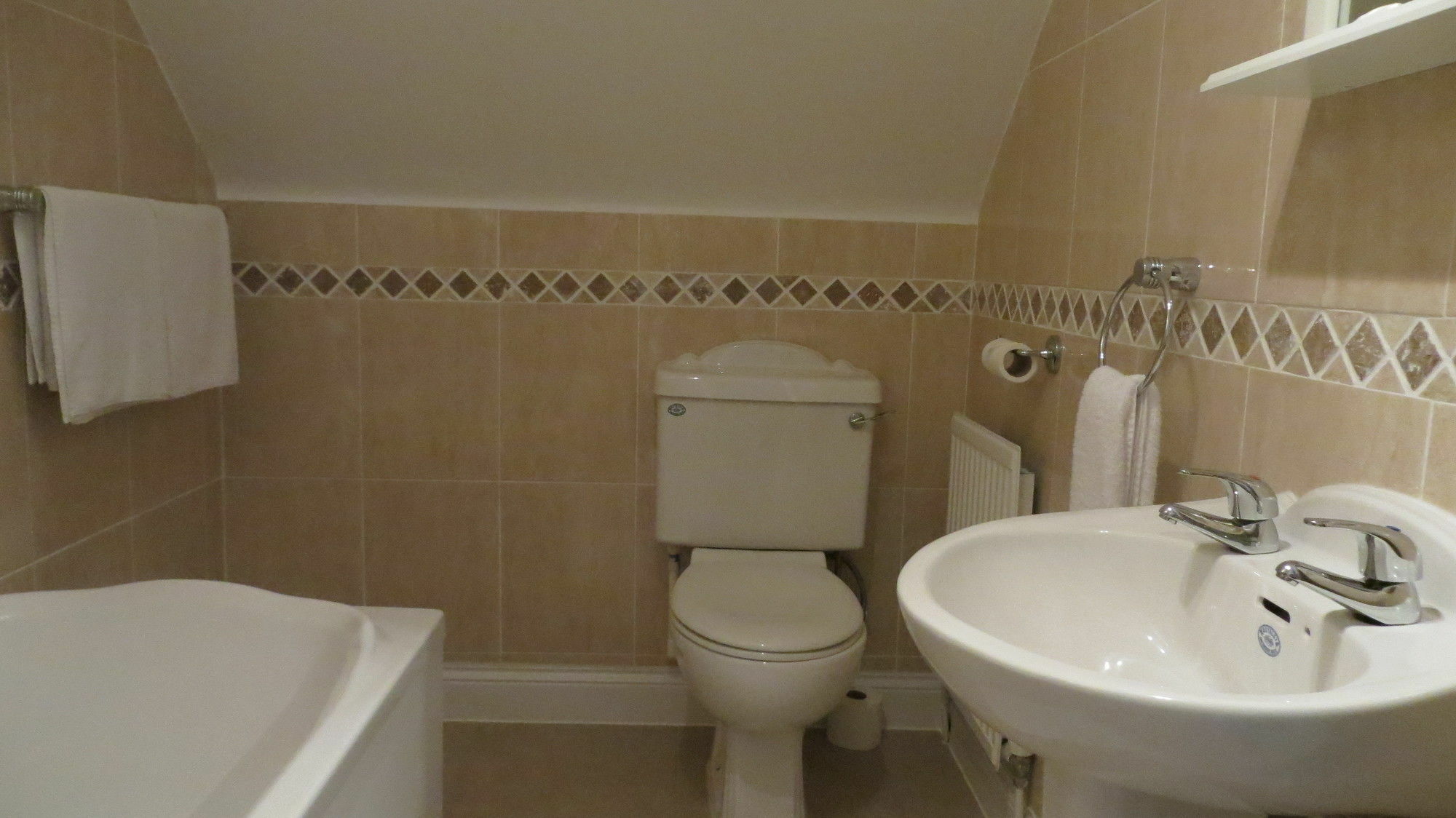 Ambassador Court Hotel High Wycombe Extérieur photo