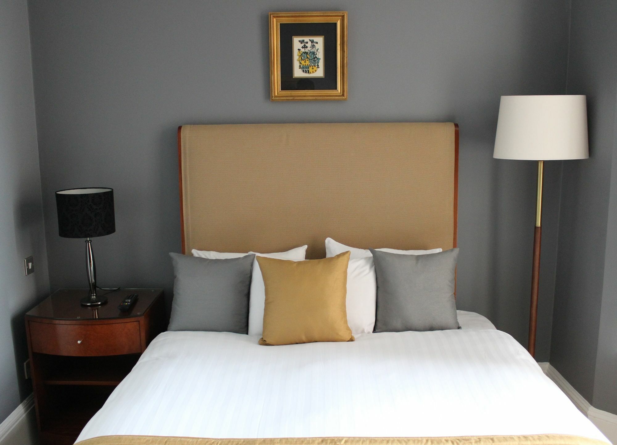 Ambassador Court Hotel High Wycombe Extérieur photo